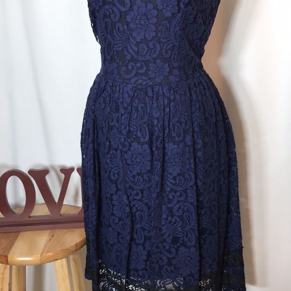 Navy blue lace size 4 dress - Picture 4 of 10